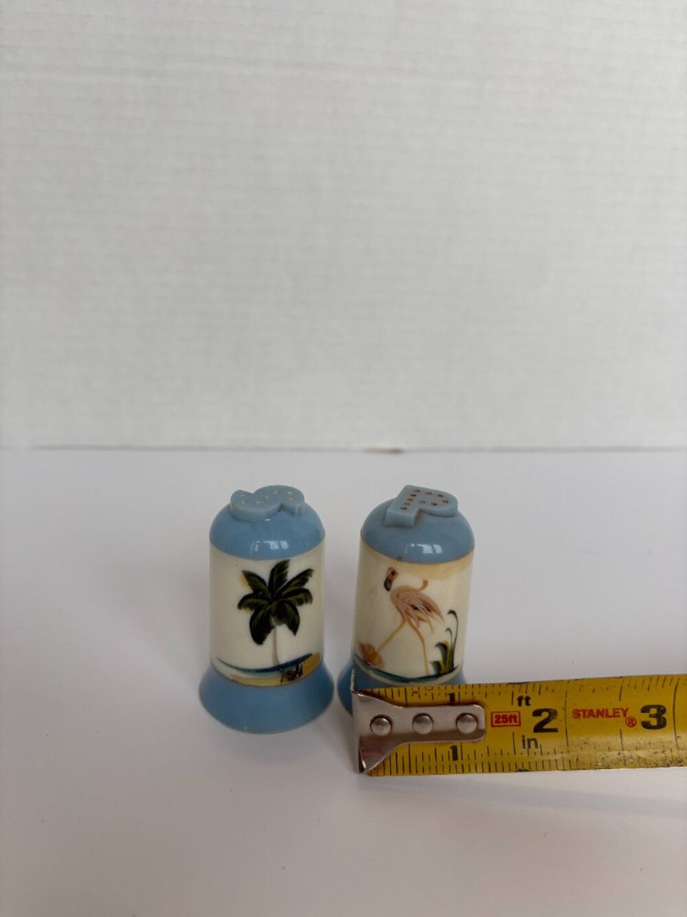 Vintage Plastic Tropical Theme Salt and Pepper Shakers - Picture 3 of 5